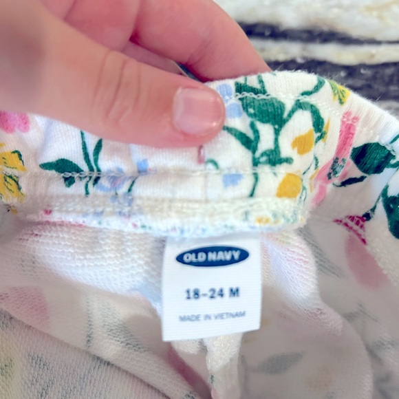 Old Navy girls Short set of 2- Size 18/24MO - Picture 5 of 5